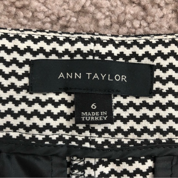 Ann Taylor Black White Chevron Boardwalk Short - Picture 10 of 10